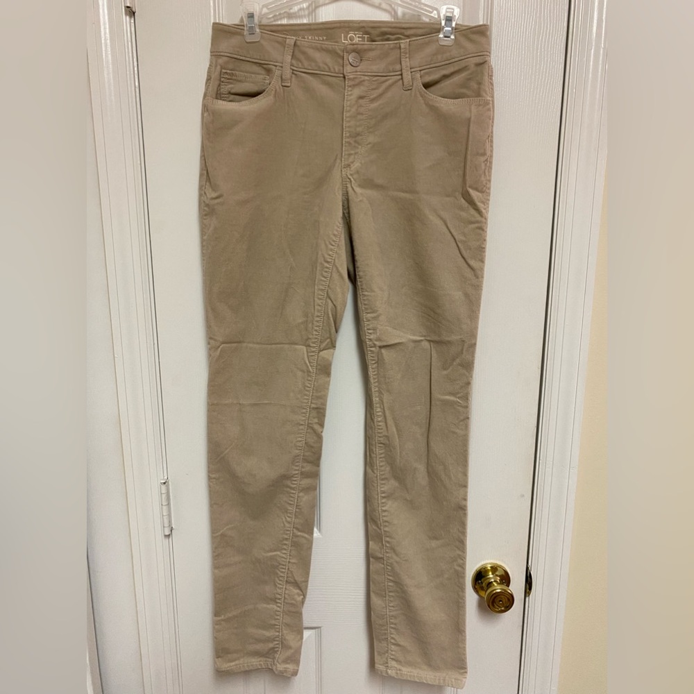 LOFT Light Tan/Cream Skinny Corduroy’s